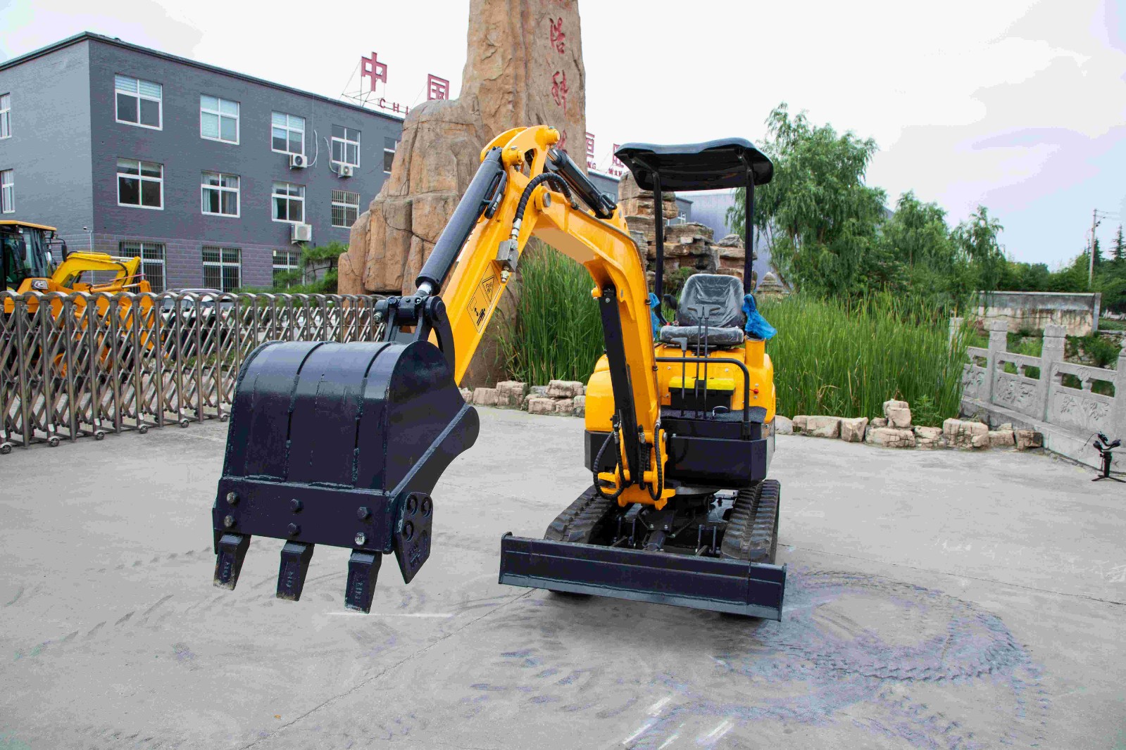 1684818359748882.jpg 1684818359748882.jpg